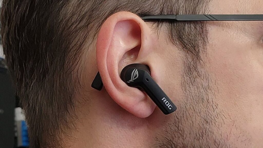 Earphone “Menggaruk” Telinga? 3 Langkah Air Hangat + Kelapa Usir Gatal dalam 24 Jam